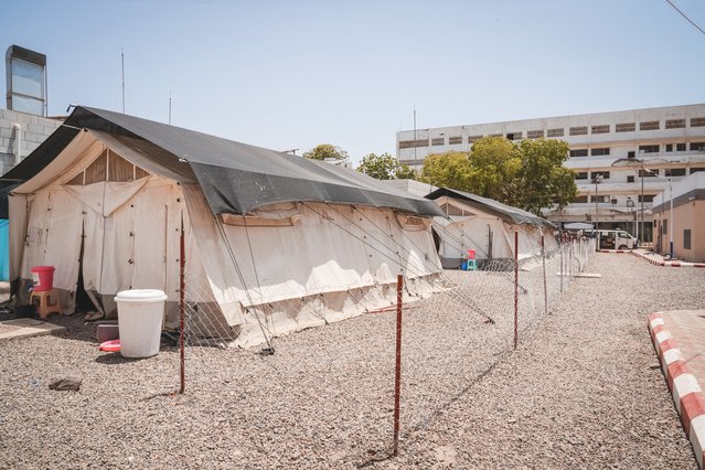 Op 26 maart 2024 openden onze teams dit cholerabehandelcentrum bij het al Sadaqa-ziekenhuis in de stad Aden.